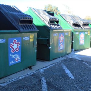 Une déchetterie avec le tri des ordures