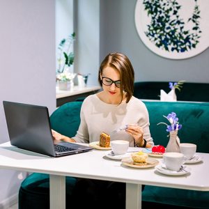 Un espace internet pour travailler et avoir de la wifi