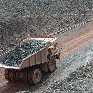 Un exportateur de pierres naturels avec un camion