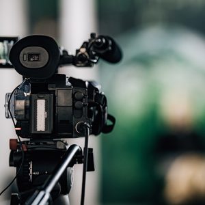 Un fournisseur de matériel audiovisuel comme avec une caméra