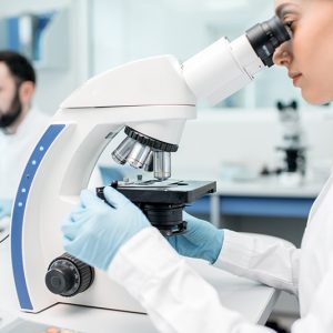 Un laboratoire de chimie pour des analyses