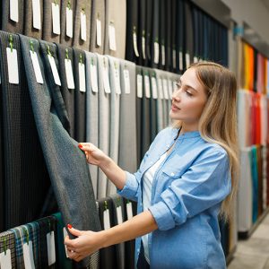 Un magasin de tissus pour faire la couture