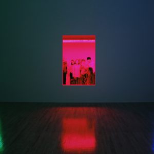Un musée avec des œuvres d'art