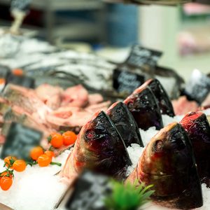 Une poissonnerie pour la vente de poisson de mer