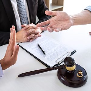 Un service juridique de gestion des divorces pour les couples
